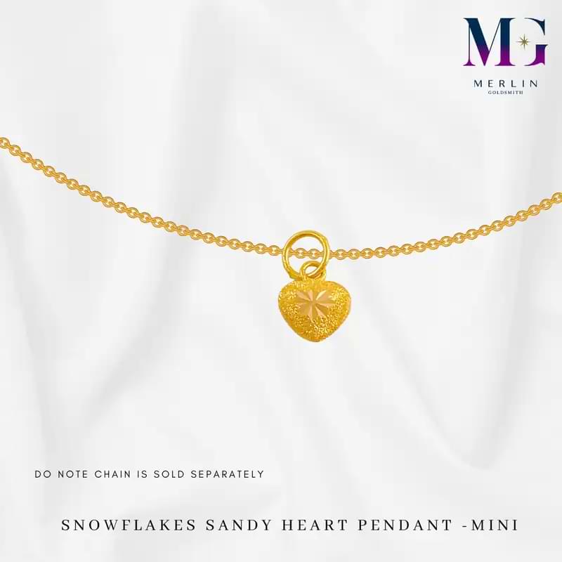 916 22K gold mini sandy heart pendant with a textured finish, elegant gold jewellery for everyday wear and gifting.