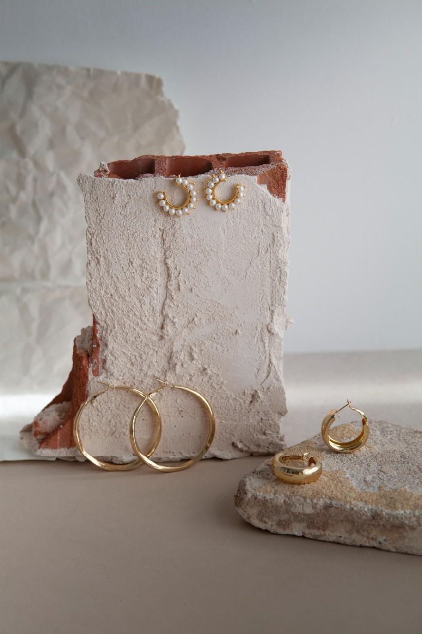 trending gold earrings