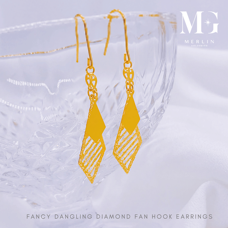 triangle gold earrings for triangle face