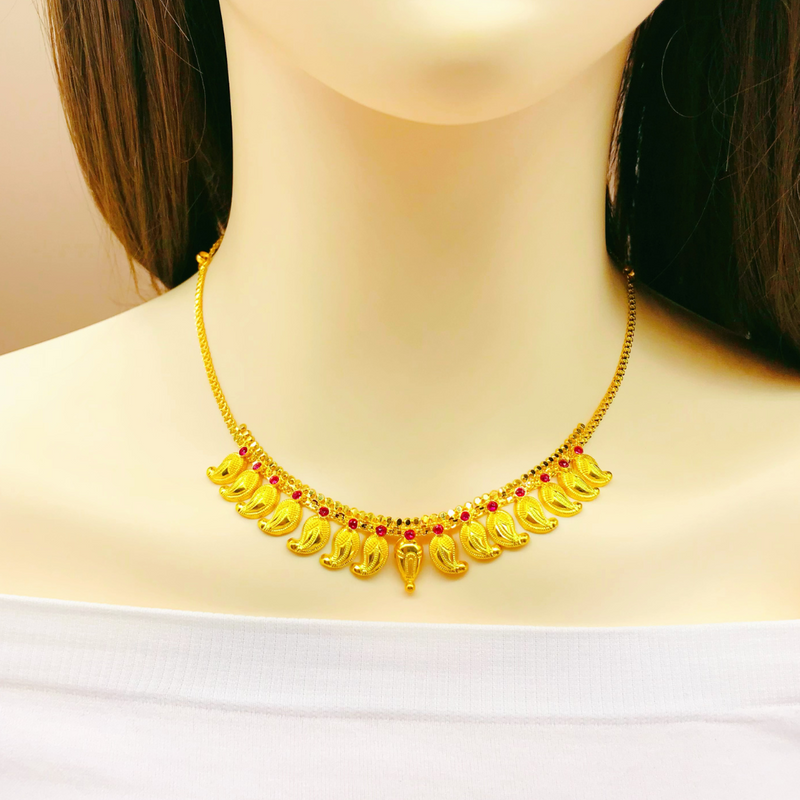916 Gold (Short) Lightweight Manga Necklace Setting with Red Stones - 01