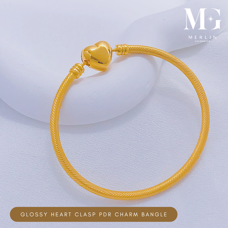 916 Gold Glossy Heart Clasp PDR Charm Bangle