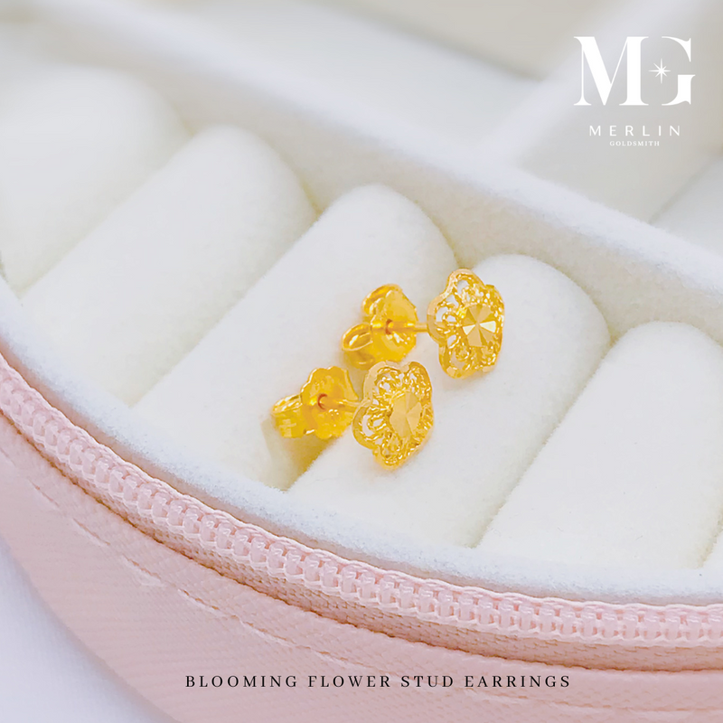 916 Gold Blooming Flower Stud Earrings