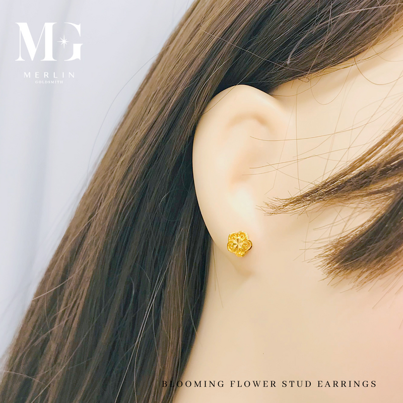 916 Gold Blooming Flower Stud Earrings