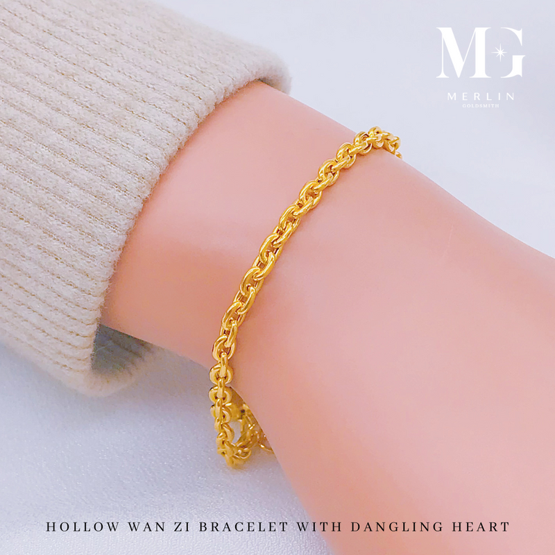 916 Gold Hollow Wan Zi Bracelet With Dangling Heart