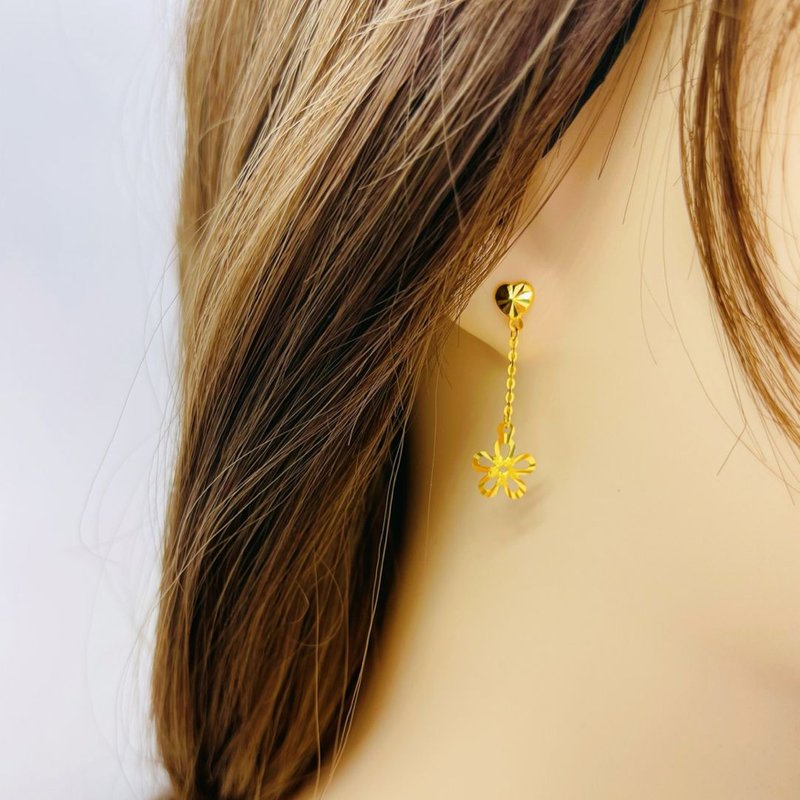 916 Gold Laura Dangling Stud Earrings