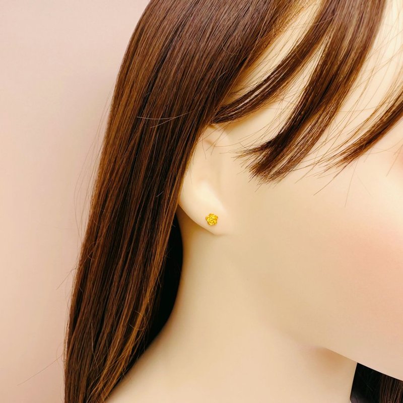 916 Gold Mini Rose Stud Earrings